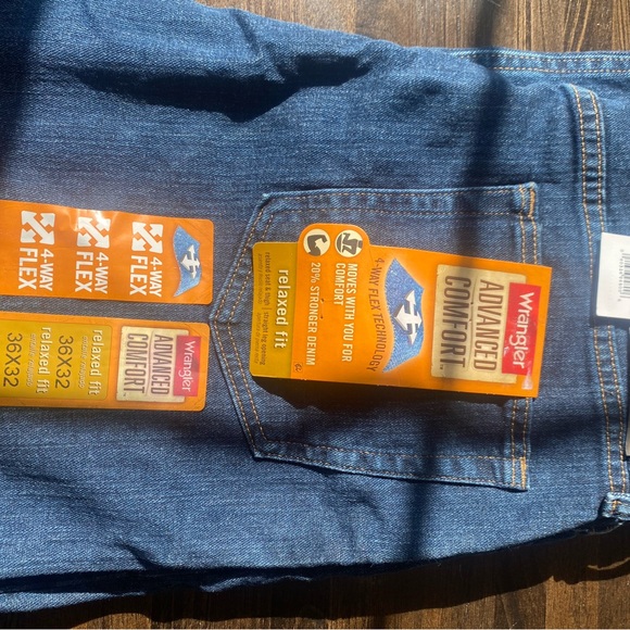 NWT Wrangler comfort care flex jeans 36/32 - Picture 1 of 3